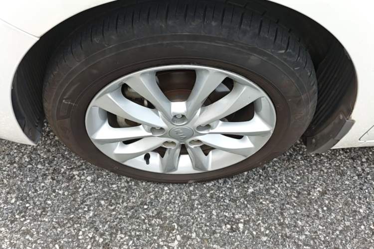 Used Kia K3 2016 1.6L Automatic GL Left Front Wheel Hub
