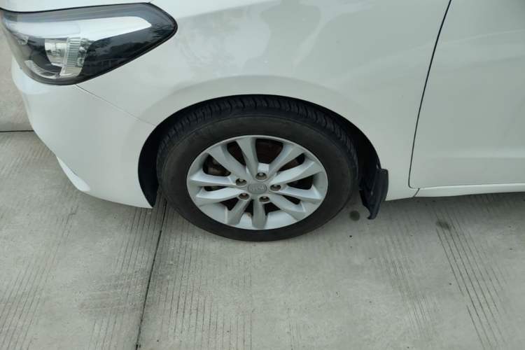 Used Kia K3 2016 1.6L Automatic with Sunroof Left Front Wheel Hub