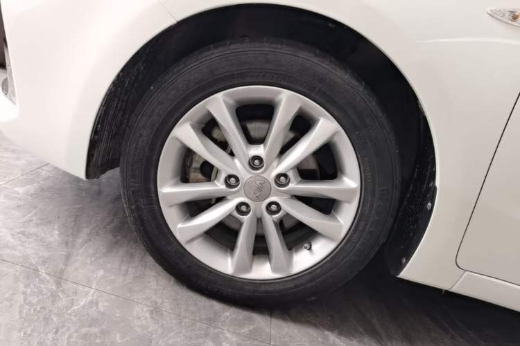 Used Kia K3 2016 1.6L Automatic GL Left Front Wheel Hub