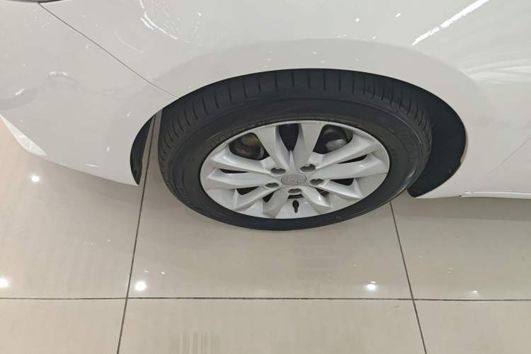 Used Kia K3 2016 1.6L Automatic GL Left Front Wheel Hub
