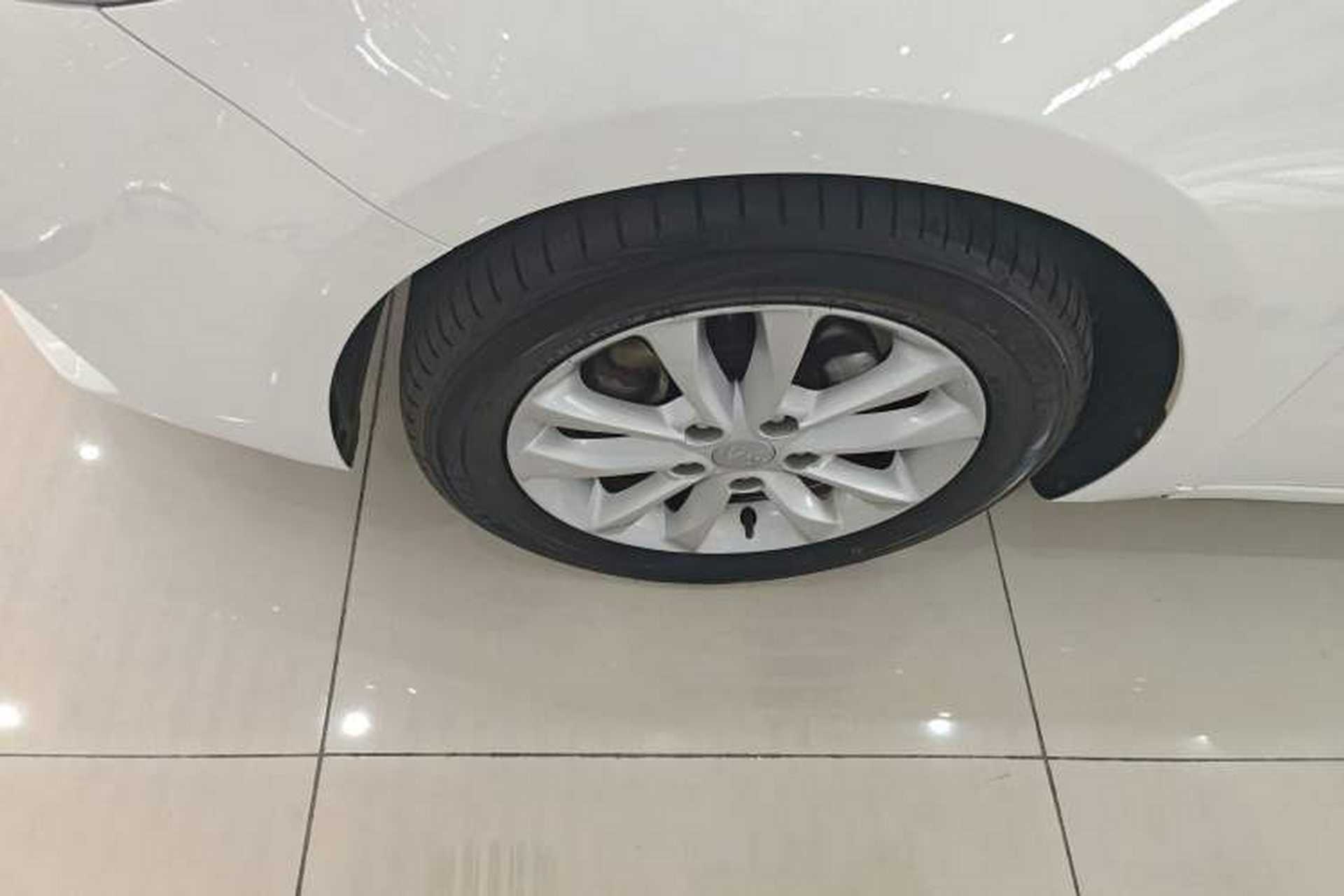 Used Kia K3 2016 1.6L Automatic GL Left Front Wheel Hub