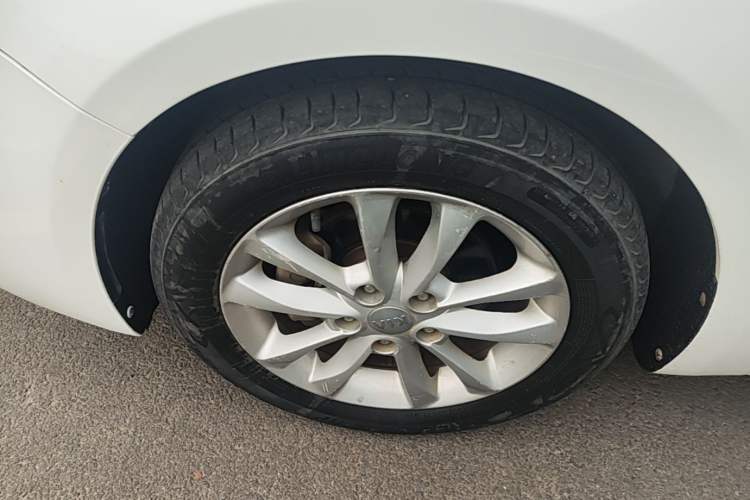 Used Kia K3 2016 1.6L Automatic GL Left Front Wheel Hub