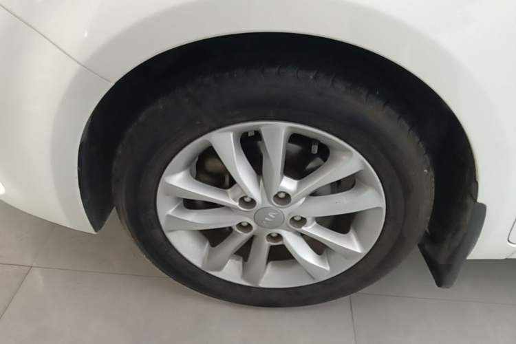 Used Kia K3 2016 1.6L Automatic GL Left Front Wheel Hub