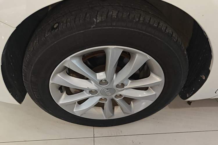 Used Kia K3 2016 1.6L Automatic GL Left Front Wheel Hub