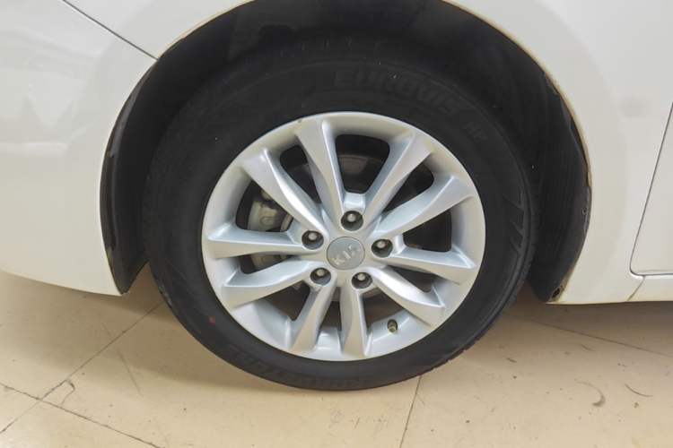 Used Kia K3 2016 1.6L Automatic GL Left Front Wheel Hub