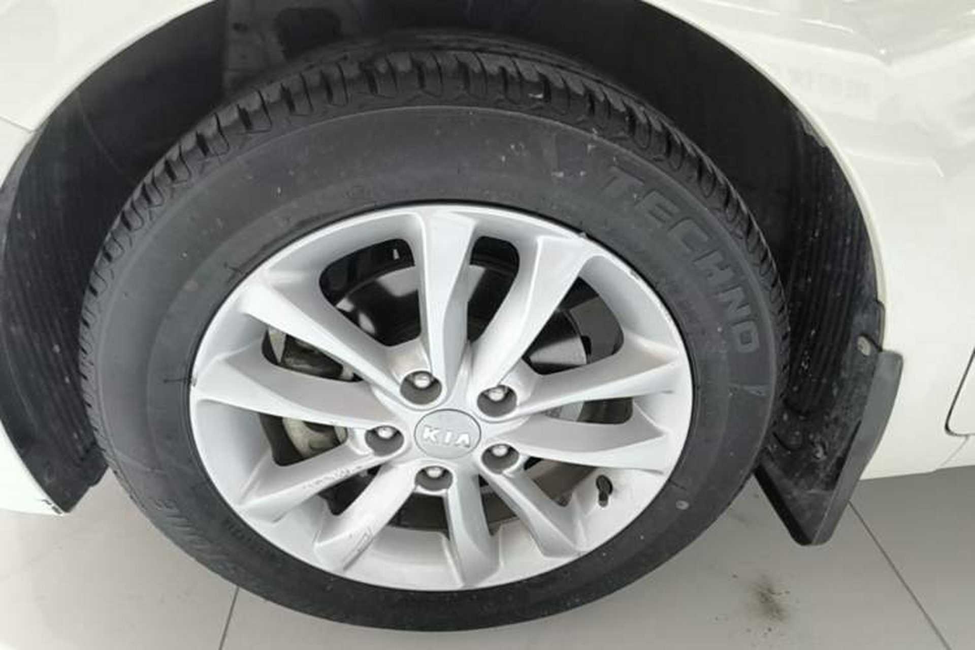 Used Kia K3 2016 1.6L Automatic GL Left Front Wheel Hub