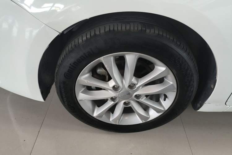 Used Kia K3 2016 1.6L Automatic GL Left Front Wheel Hub