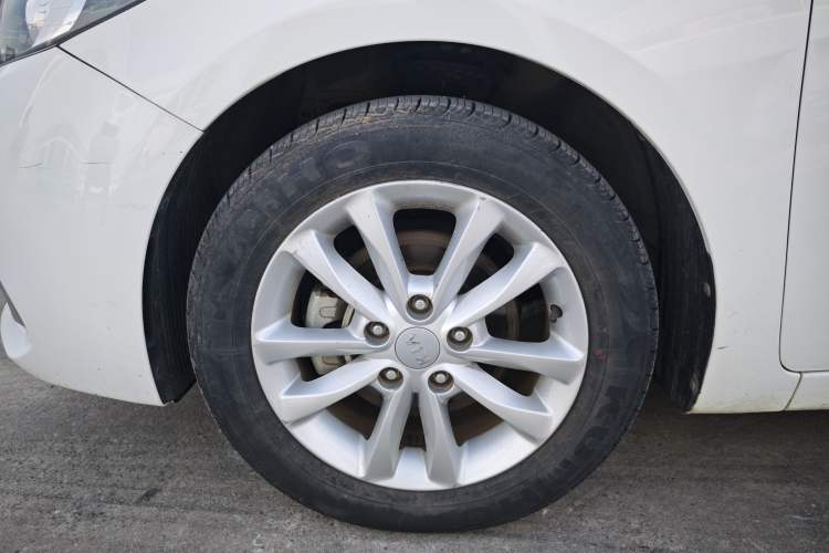 Used Kia K3 2016 1.6L Automatic GL Left Front Wheel Hub