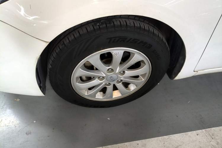 Used Kia K3 2016 1.6L Manual GL Left Front Wheel Hub