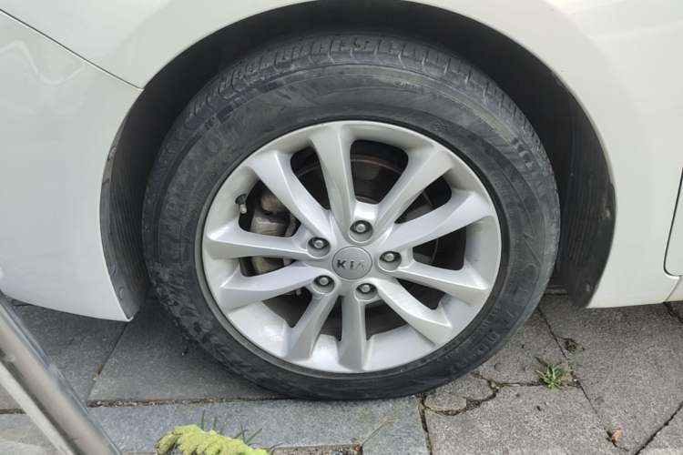 Used Kia K3 2016 1.6L Automatic GL Left Front Wheel Hub