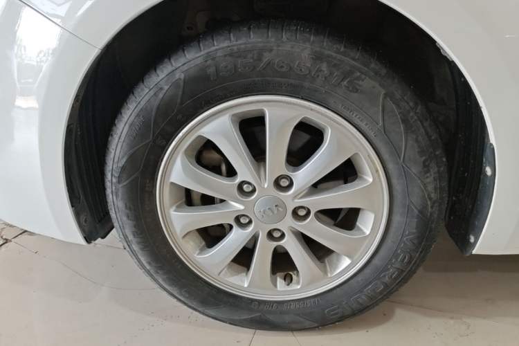 Used Kia K3 2016 1.6L Manual GL Left Front Wheel Hub