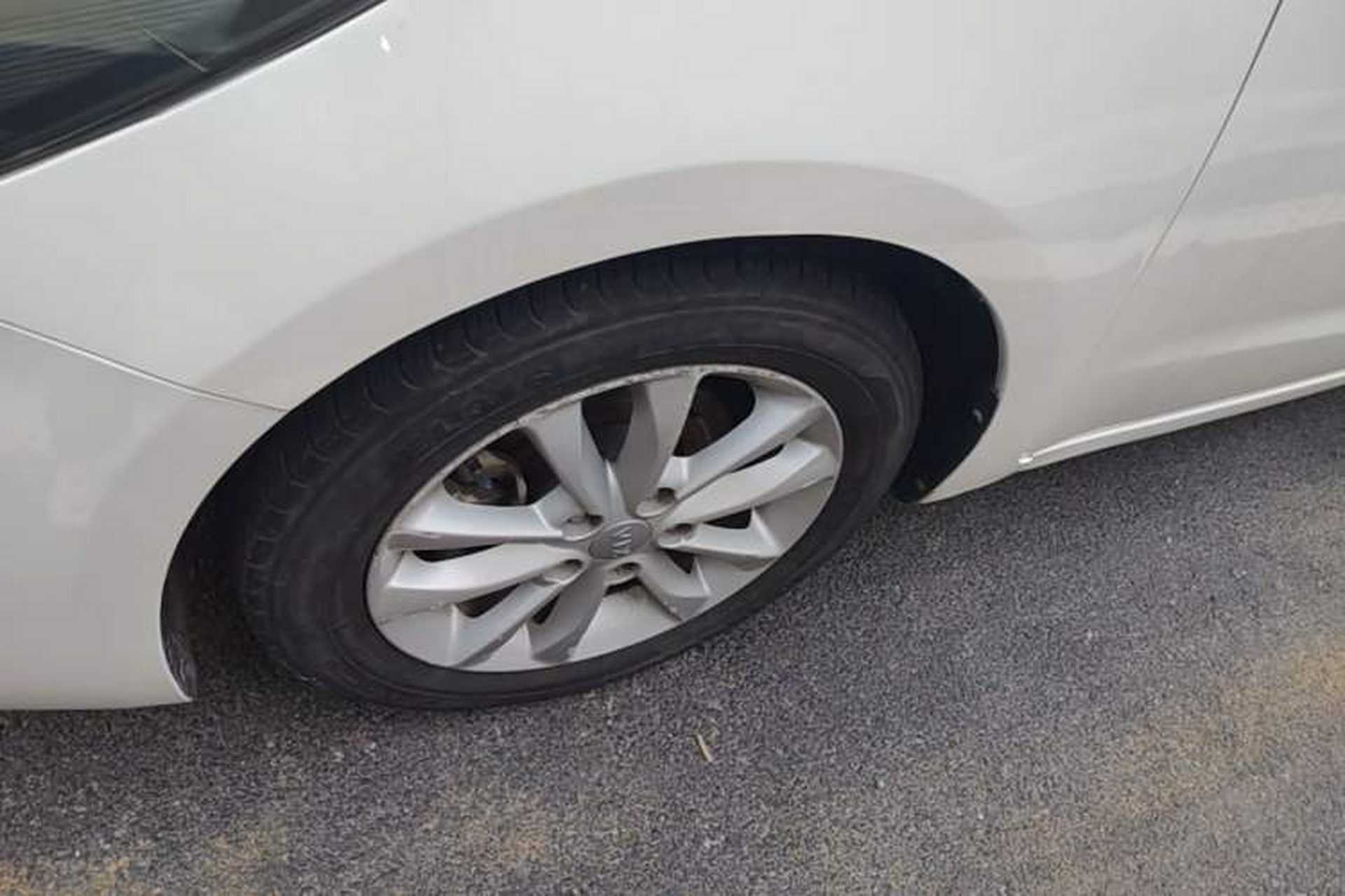 Used Kia K3 2016 1.6L Automatic GLS Left Front Wheel Hub