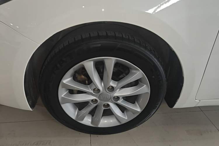 Used Kia K3 2016 1.6L Automatic GL Left Front Wheel Hub