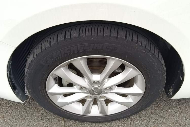 Used Kia K3 2016 1.6L Automatic GLS Left Front Wheel Hub