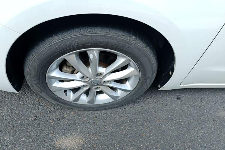 Used Kia K3 2016 1.6L Manual GLS Left Front Wheel Hub