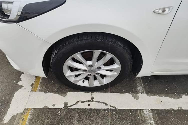 Used Kia K3 2016 1.6L Automatic GL Left Front Wheel Hub