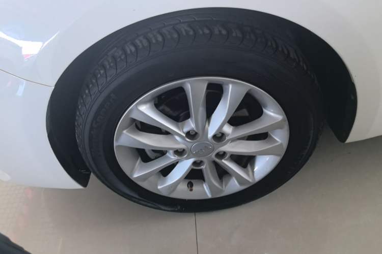 Used Kia K3 2016 1.6L Automatic GL Left Front Wheel Hub