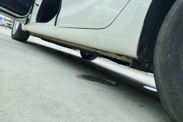 Used Kia K3 2016 1.6L Automatic with Sunroof Left Side Sill