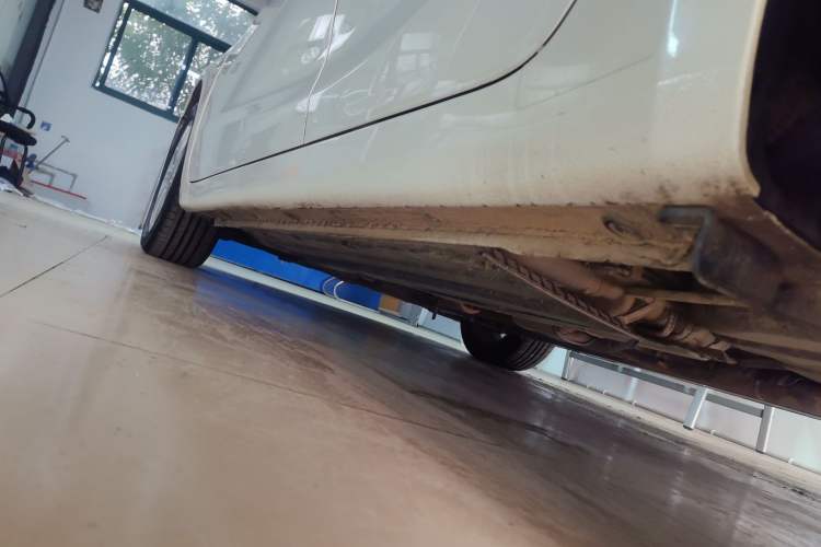 Used Kia K3 2016 1.6L Automatic DLX Left Side Sill