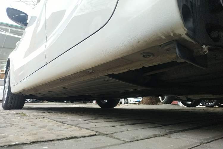 Used Kia K3 2016 1.6L Automatic GLS Left Side Sill