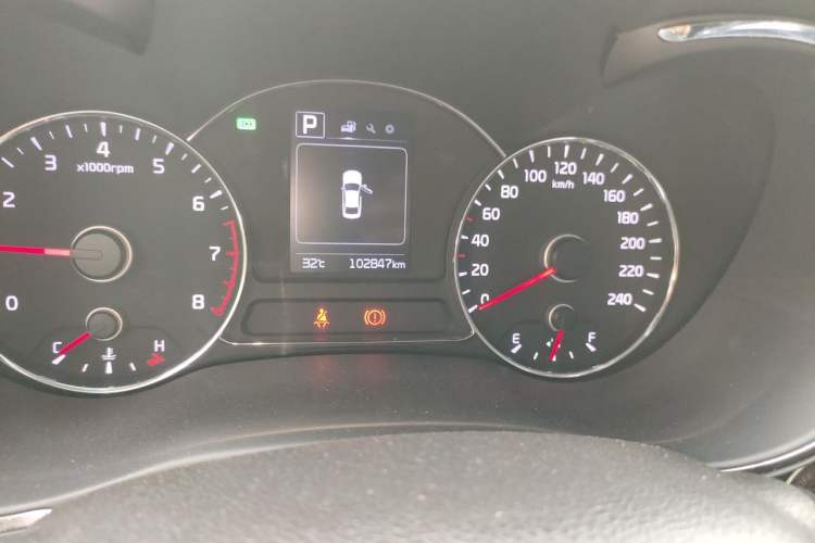 Used Kia K3 2016 1.6L Automatic GLS Odometer Close Up