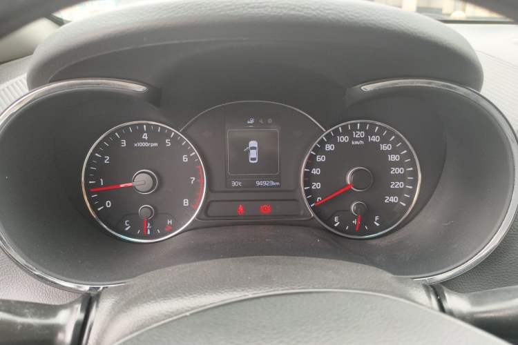 Used Kia K3 2016 1.6L Manual GLS Odometer Close Up