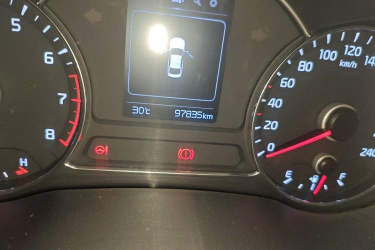 Used Kia K3 2016 1.6L Manual GLS Odometer Close Up