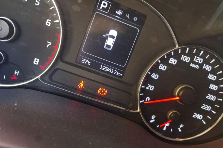 Used Kia K3 2016 1.6L Automatic GLS Odometer Close Up
