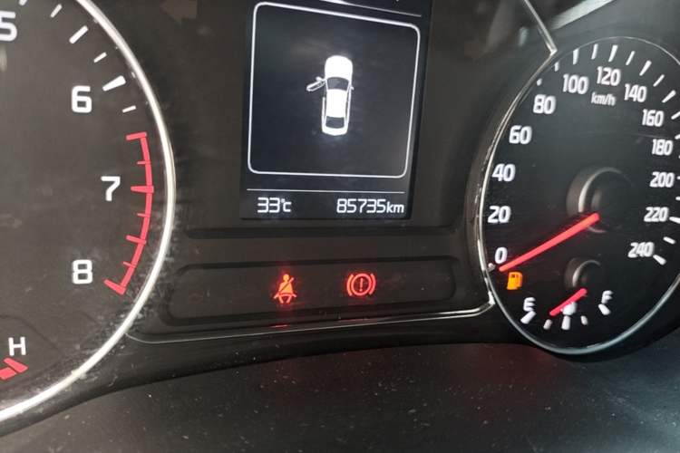 Used Kia K3 2016 1.6L Manual GL Odometer Close Up