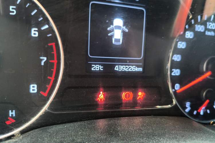 Used Kia K3 2016 1.6L Manual GL Odometer Close Up