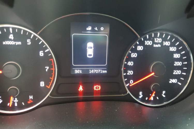 Used Kia K3 2016 1.6L Manual GL Odometer Close Up