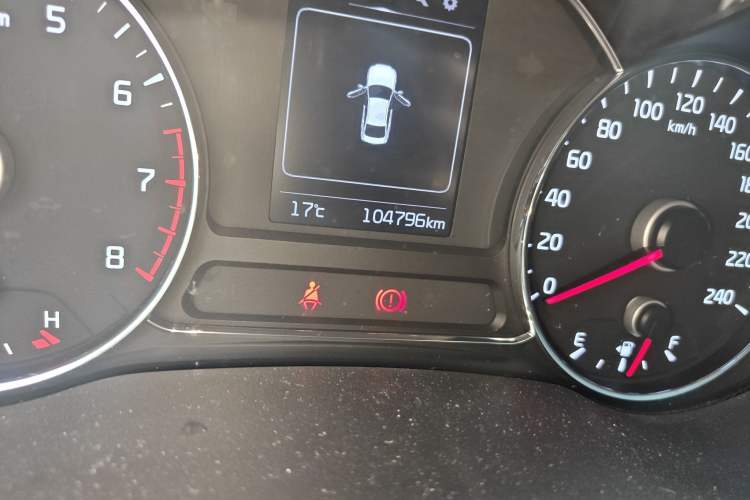 Used Kia K3 2016 1.6L Manual GL Odometer Close Up