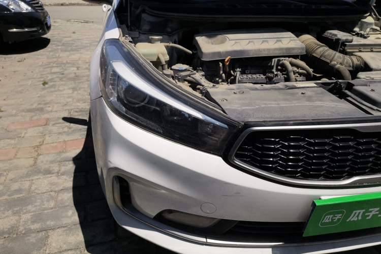 Used Kia K3 2016 1.4T Automatic GLS Right Front Headlight