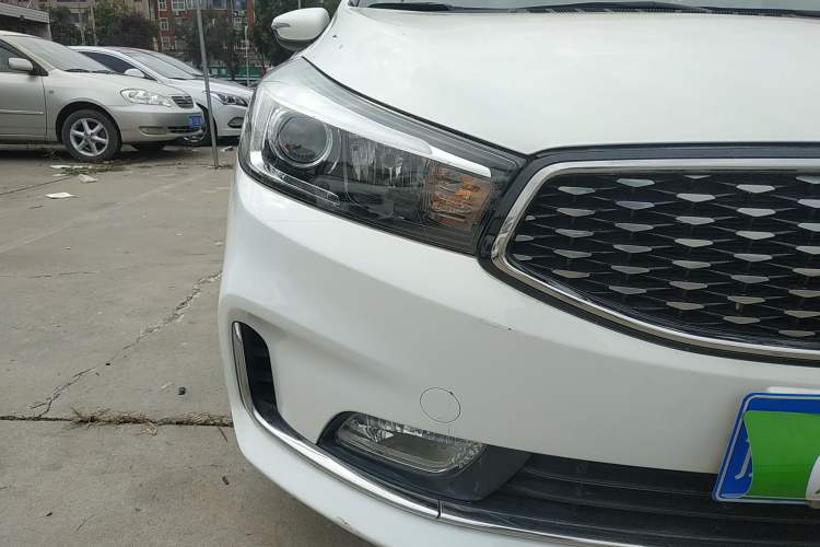 Used Kia K3 2016 1.6L Automatic GLS Right Front Headlight