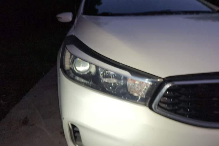 Used Kia K3 2016 1.6L Manual GLS Right Front Headlight