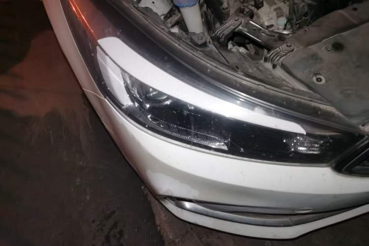Used Kia K3 2016 1.6L Automatic GL Right Front Headlight