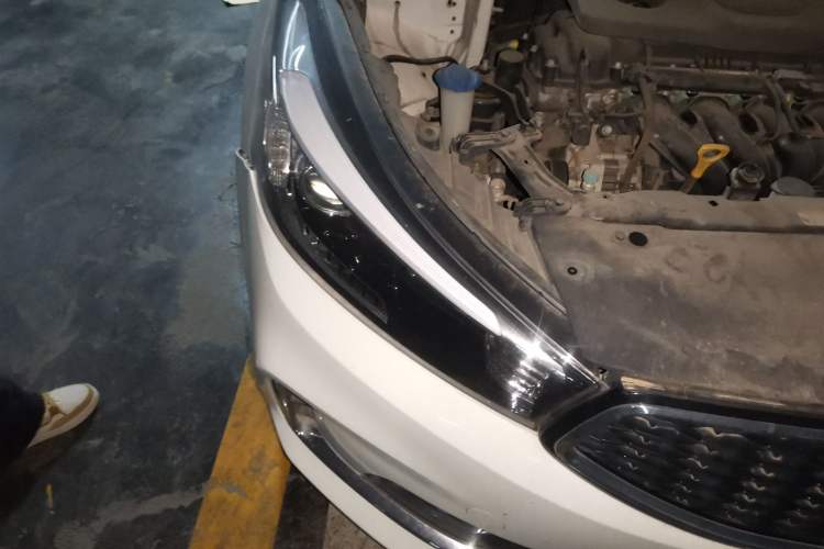 Used Kia K3 2016 1.6L Automatic GLS Right Front Headlight
