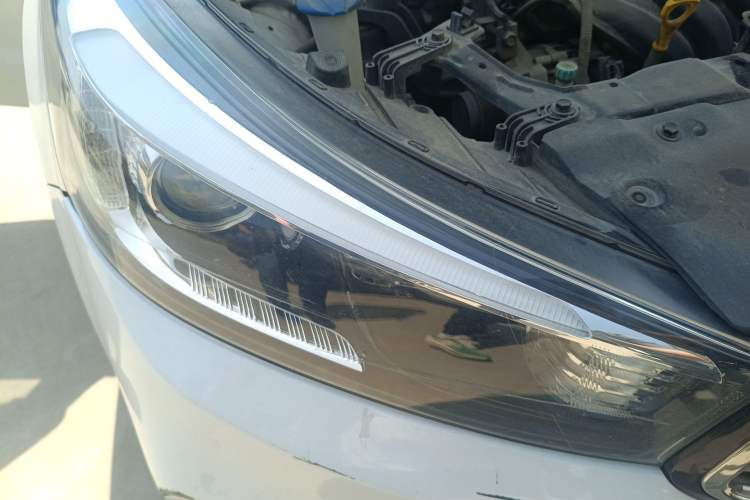 Used Kia K3 2016 1.6L Automatic GLS Right Front Headlight