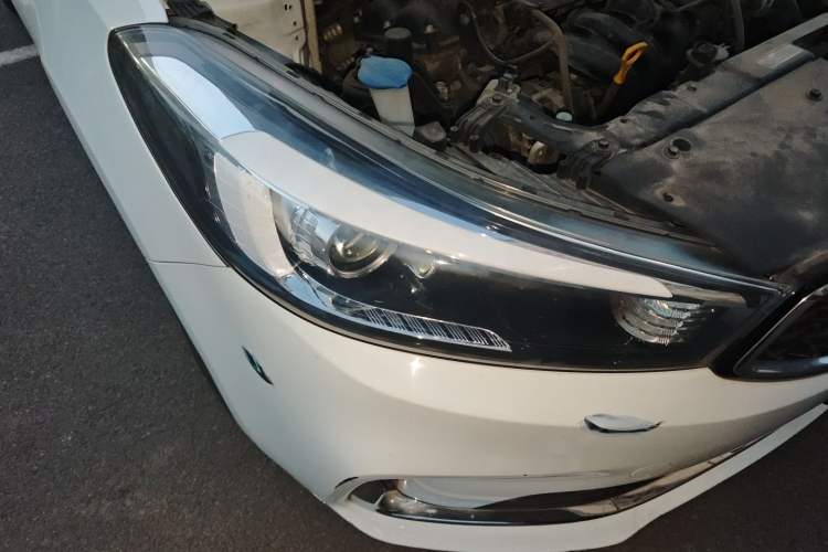 Used Kia K3 2016 1.6L Manual GL Right Front Headlight