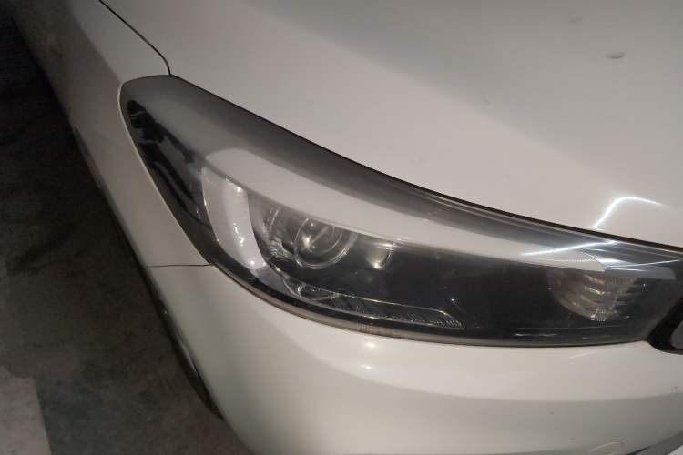 Used Kia K3 2016 1.6L Automatic GL Right Front Headlight