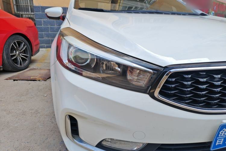 Used Kia K3 2016 1.6L Automatic GL Right Front Headlight