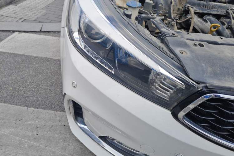 Used Kia K3 2016 1.6L Automatic with Sunroof Right Front Headlight