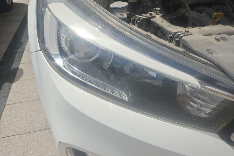 Used Kia K3 2016 1.6L Automatic GL Right Front Headlight