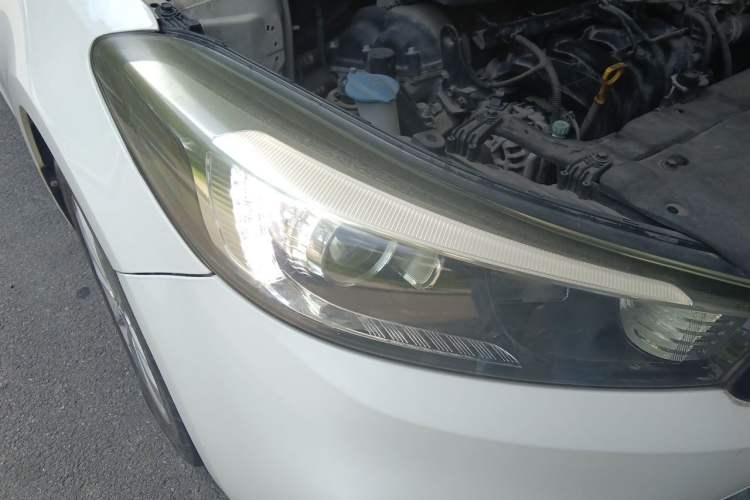 Used Kia K3 2016 1.6L Manual GLS Right Front Headlight