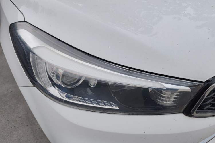 Used Kia K3 2016 1.6L Manual GLS Right Front Headlight