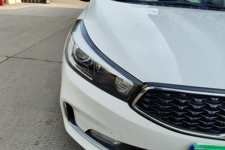 Used Kia K3 2016 1.6L Manual GL Right Front Headlight