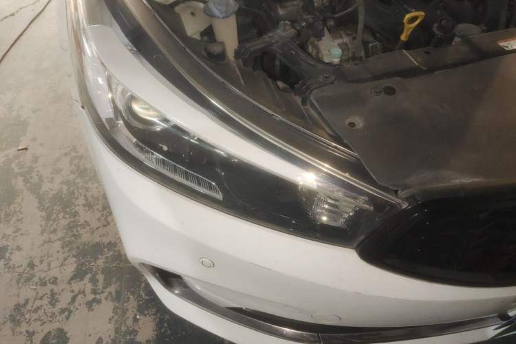 Used Kia K3 2016 1.6L Automatic GL Right Front Headlight