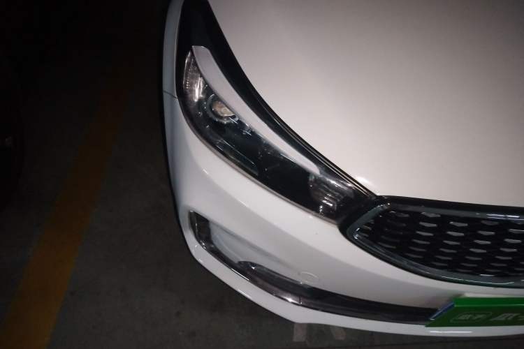 Used Kia K3 2016 1.6L Automatic GLS Right Front Headlight