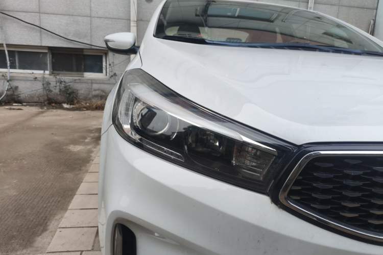 Used Kia K3 2016 1.6L Automatic GLS Right Front Headlight