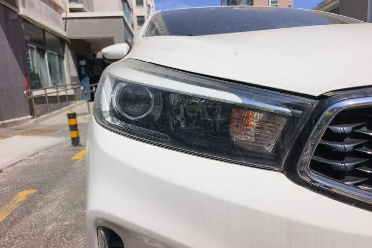 Used Kia K3 2016 1.6L Automatic GL Right Front Headlight